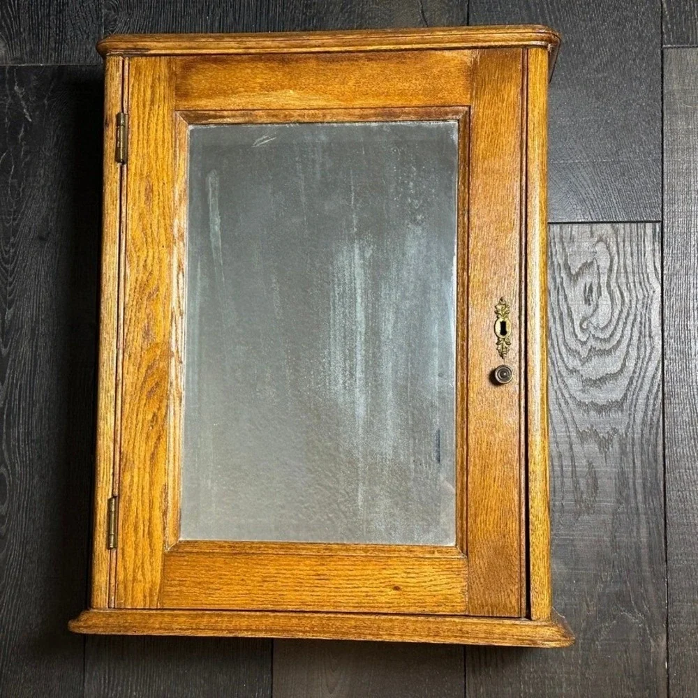 Antique Oak Beveled Mirror Wood Medicine or Shaving Cabinet circa 1890-1920